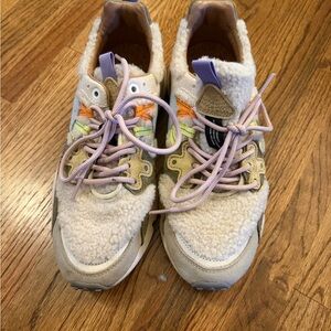 Flower mountain novo novelty